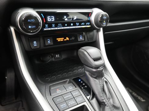 Used 2019 Toyota RAV4 XLE w/ Convenience Package AWD/4WD image 30