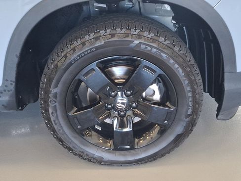 Used 2025 Honda Ridgeline Black Edition image 8