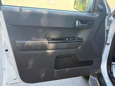 Used 2010 Ford Escape XLT image 21