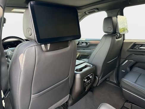 New 2026 GMC Yukon XL Denali w/ Denali Reserve Package RWD image 13
