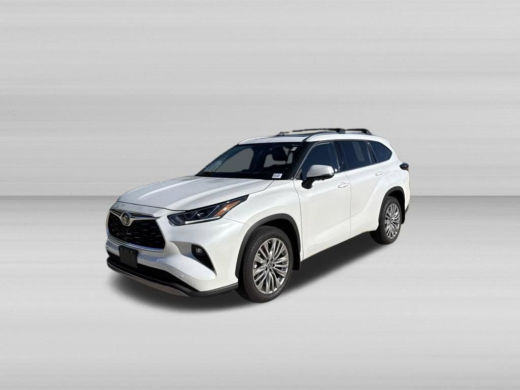 Used 2024 Toyota Highlander Platinum AWD/4WD image 11