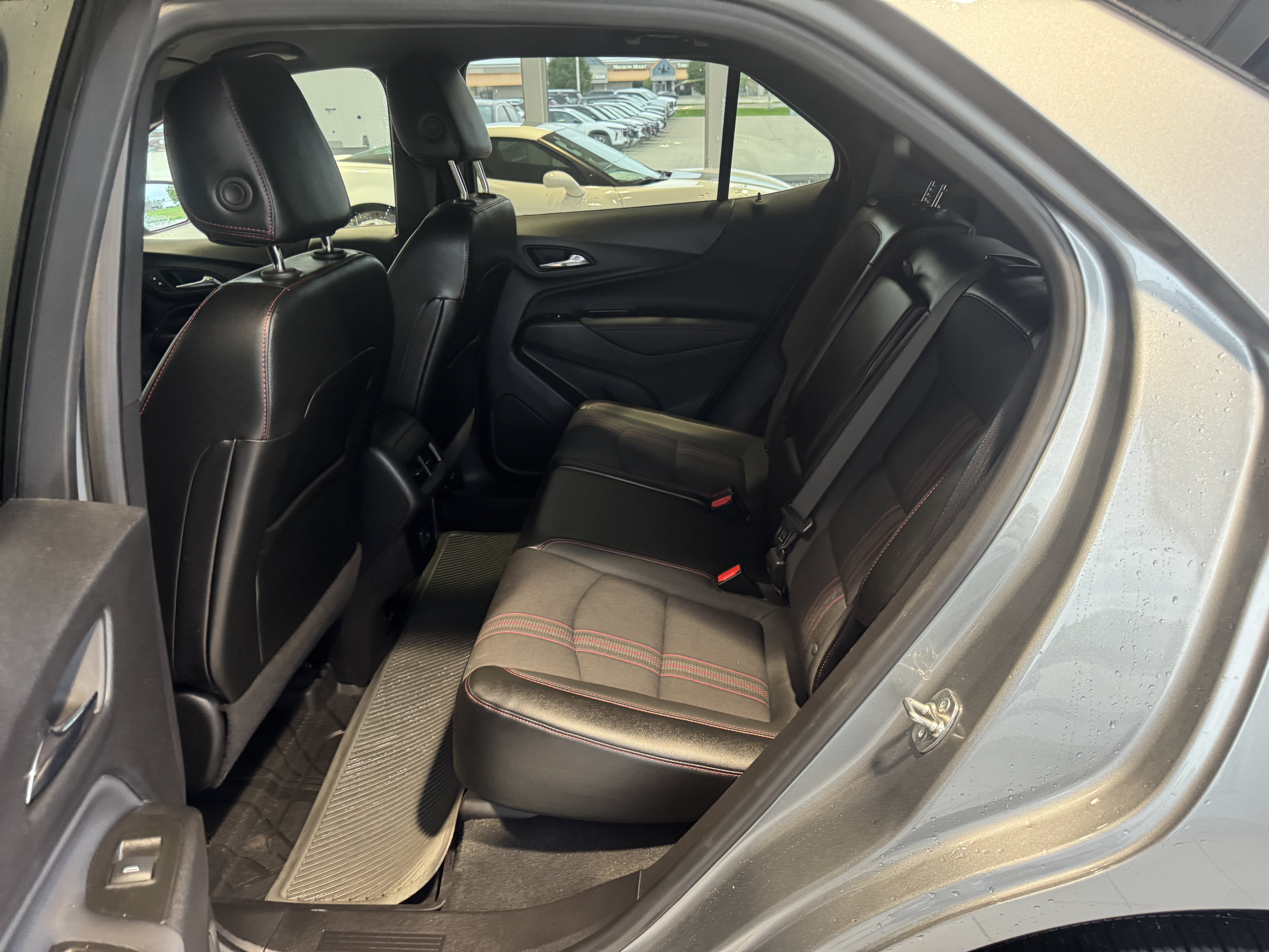 Used 2024 Chevrolet Equinox RS FWD image 20