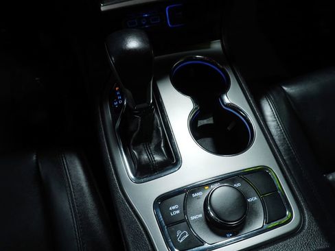 Used 2020 Jeep Grand Cherokee Limited w/ Premium Lighting Group image 19