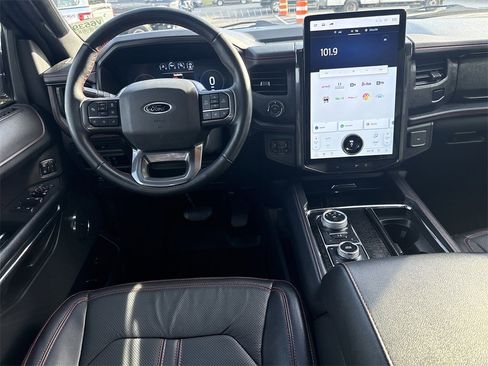 Used 2023 Ford Expedition Limited image 22