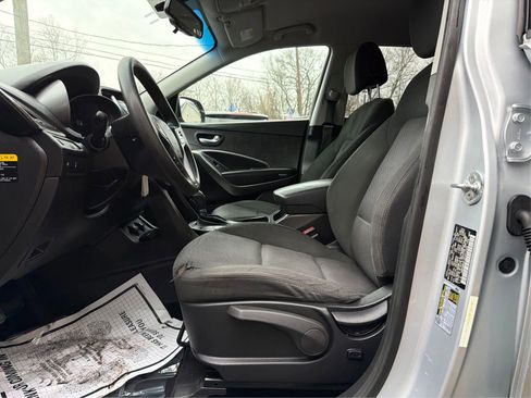 Used 2013 Hyundai Santa Fe GLS image 19