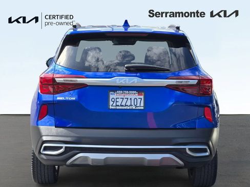 Certified 2022 Kia Seltos SX w/ Sunroof Package AWD/4WD image 5