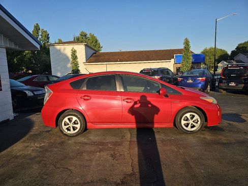 Used 2013 Toyota Prius Three w/ Solar Roof Pkg FWD image 13