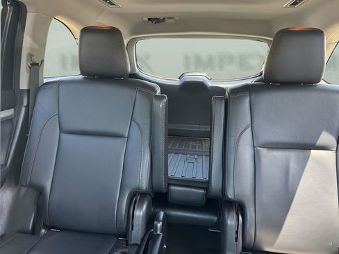 Used 2018 Toyota Highlander XLE image 12