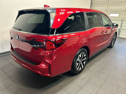 Used 2025 Honda Odyssey EX-L image 3