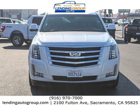 Used 2018 Cadillac Escalade ESV Premium Luxury image 6
