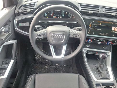 Certified 2025 Audi Q3 2.0T Premium w/ Convenience Package image 21