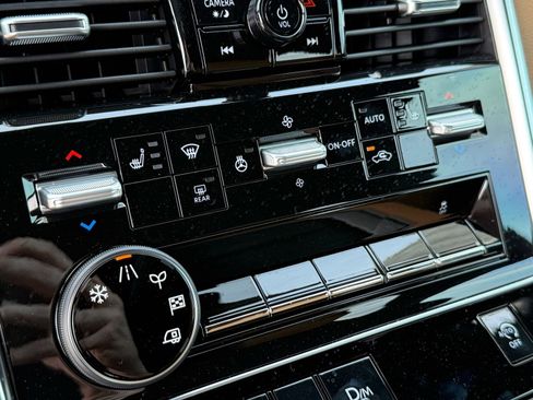 New 2026 Nissan Armada SL w/ Captain's Chari Seat Package image 18