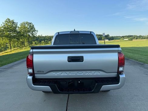Used 2022 Toyota Tacoma SR w/ SR Convenience Package RWD image 4