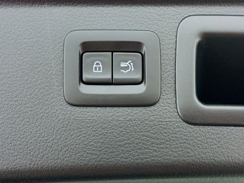 Used 2025 MAZDA CX-50 AWD 2.5 Hybrid w/ Premium Pkg image 32