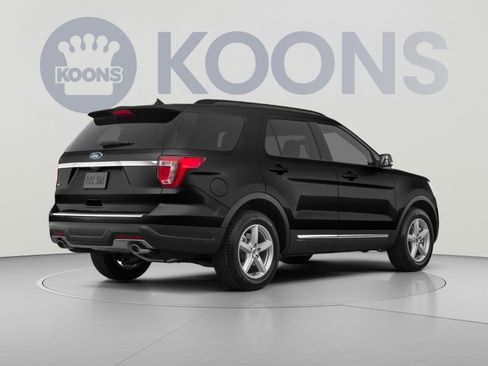Used 2018 Ford Explorer XLT w/ Equipment Group 201A AWD/4WD image 4