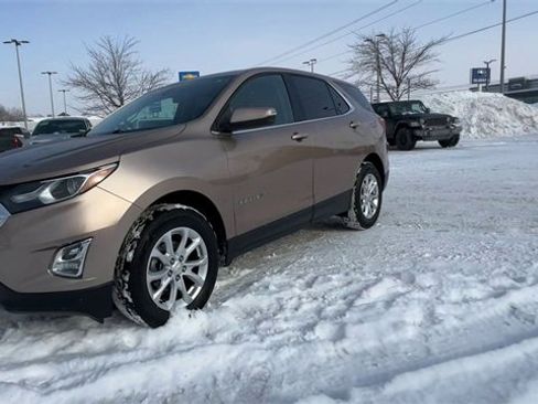 Used 2018 Chevrolet Equinox LT image 4