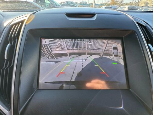 Used 2019 Ford Edge SEL image 44