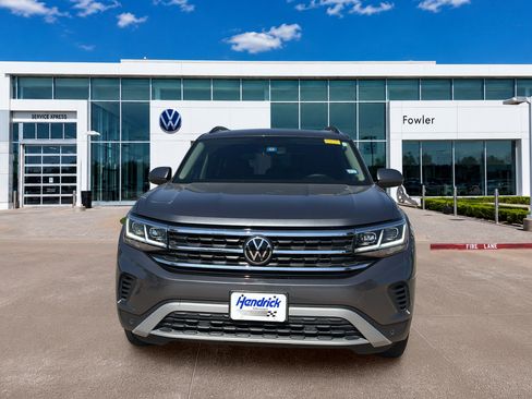 Used 2023 Volkswagen Atlas SE w/ Panoramic Sunroof Package FWD image 2