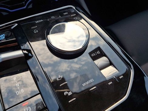 Used 2024 BMW i5 eDrive40i w/ Premium Package image 24