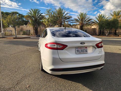 Used 2013 Ford Fusion SE image 4