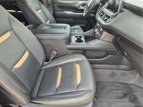 Used 2024 GMC Yukon AT4 w/ Technology Package AWD/4WD image 13