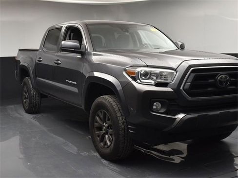 Used 2020 Toyota Tacoma SR5 image 2
