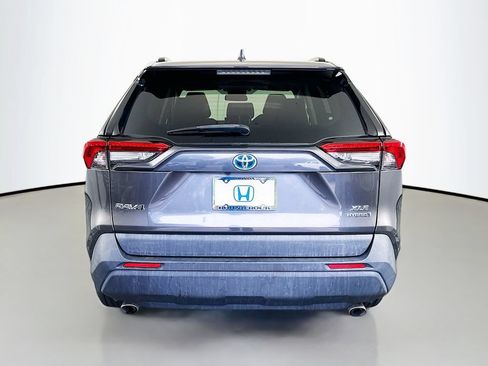 Used 2021 Toyota RAV4 XLE w/ Convenience Package AWD/4WD image 6
