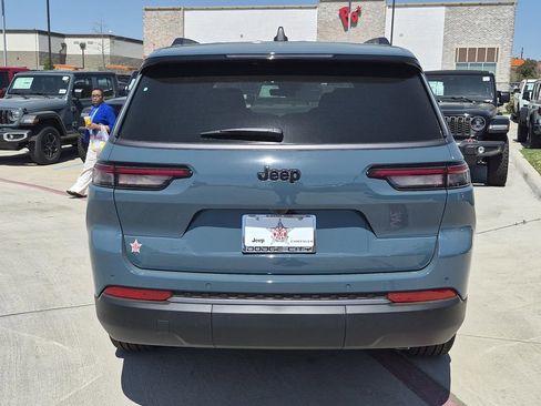 New 2026 Jeep Grand Cherokee L Limited w/ Limited Altitude Package RWD image 4