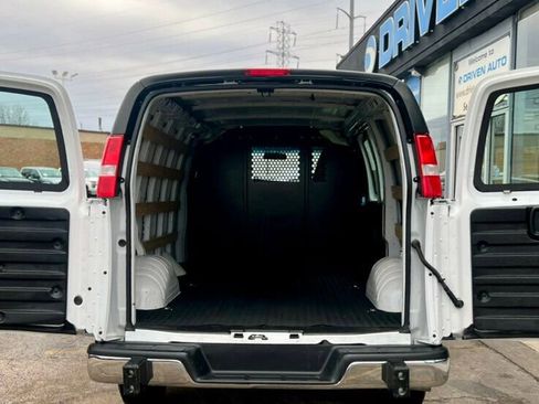 Used 2024 GMC Savana 2500 w/ Driver Convenience Package image 8
