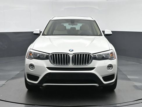 Used 2017 BMW X3 sDrive28i RWD image 2