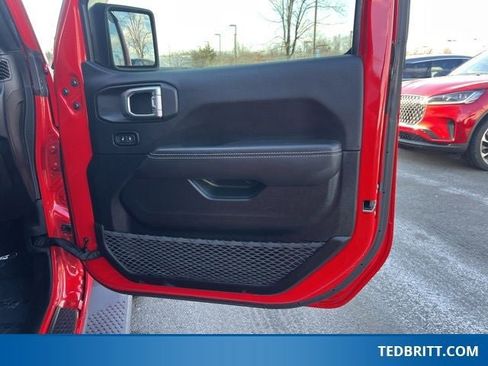 Used 2021 Jeep Wrangler Unlimited Sahara w/ Cold Weather Group image 21