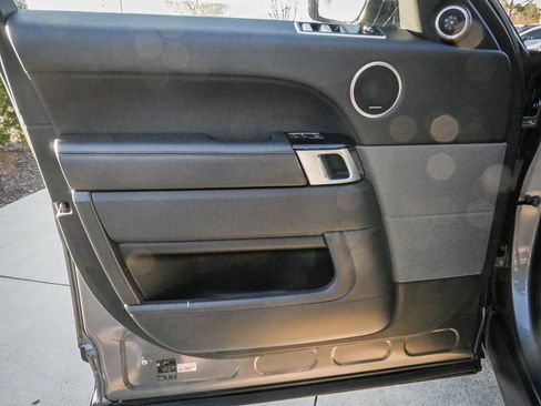 Used 2019 Land Rover Range Rover Sport HSE image 14