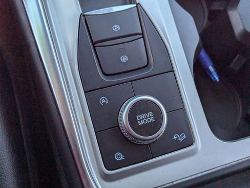 Certified 2024 Ford Explorer Limited image 26