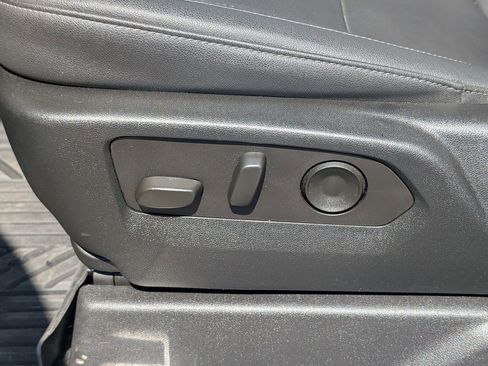 Used 2024 Chevrolet Silverado 2500 LT AWD/4WD image 14