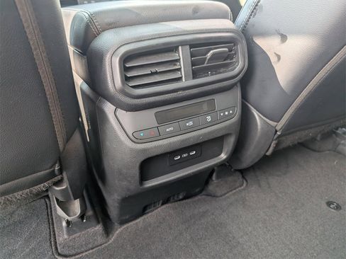 Certified 2025 Honda Pilot Touring image 27