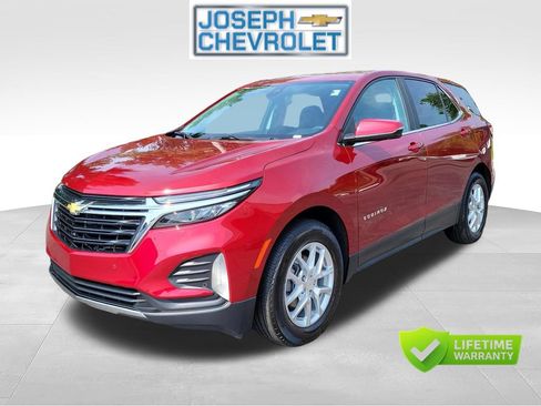 Used 2024 Chevrolet Equinox LT FWD image 2