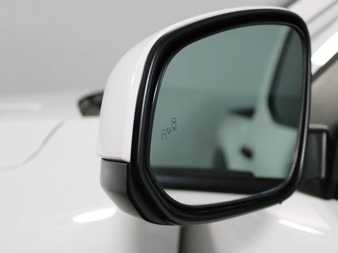 Used 2024 Toyota Tacoma TRD Off-Road image 37