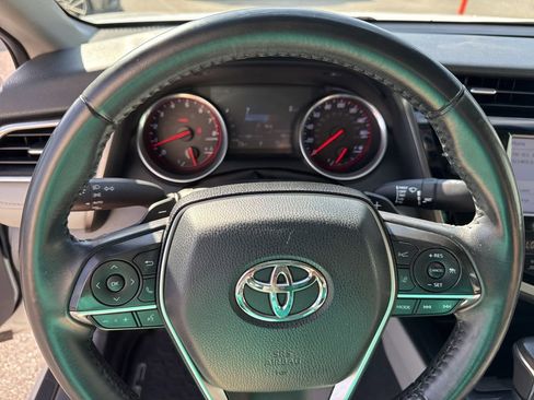 Used 2018 Toyota Camry XSE FWD image 30