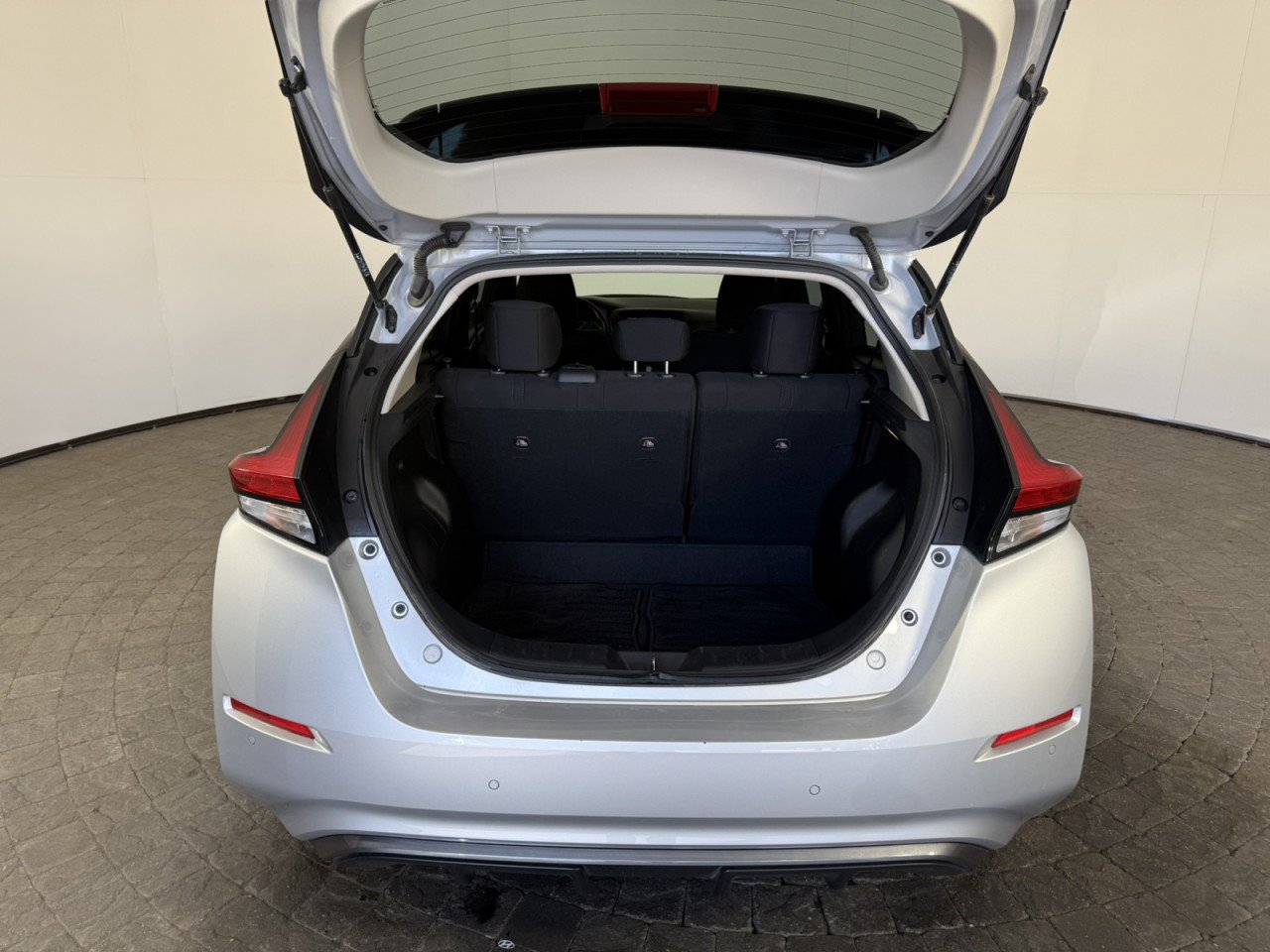 Used 2024 Nissan Leaf SV Plus FWD image 7