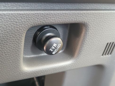 Used 2027 Isuzu NPR RWD image 15
