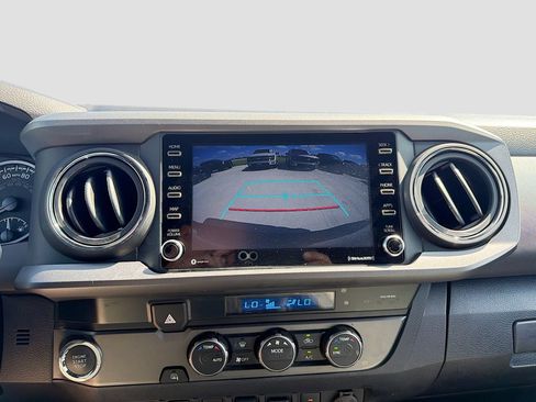 Used 2022 Toyota Tacoma TRD Sport w/ Technology Package RWD image 17