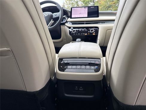 Certified 2025 INFINITI QX60 Luxe image 26