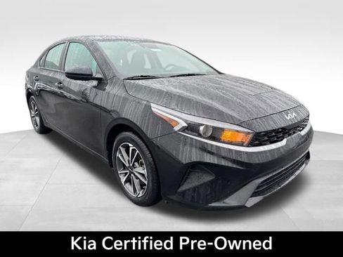 Used 2023 Kia Forte LXS image 1
