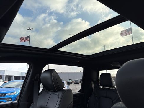 Used 2022 RAM 1500 Limited image 15