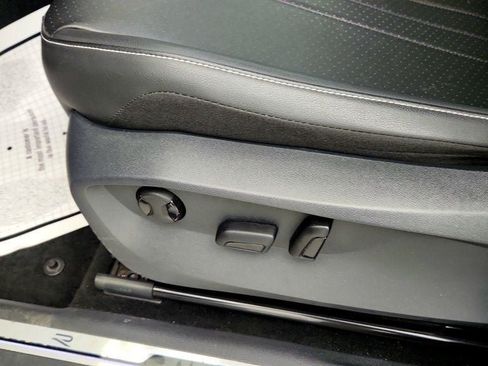 Used 2023 Volkswagen Tiguan SE R-Line FWD image 11