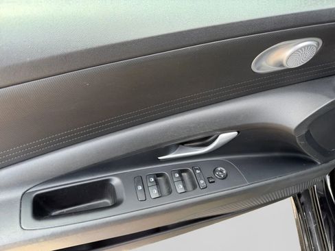 Used 2022 Hyundai Elantra SEL FWD image 15