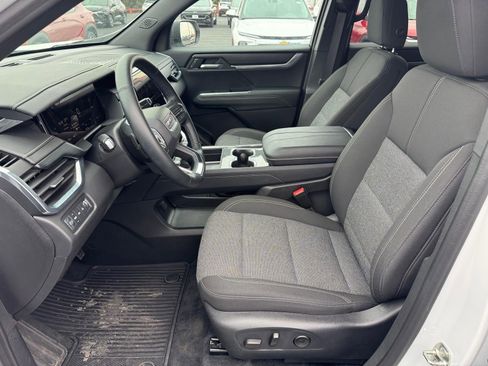 Used 2025 GMC Acadia Elevation image 4