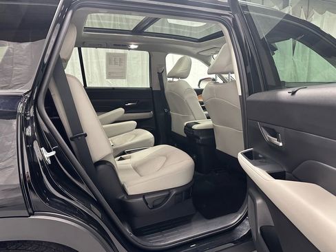 Used 2025 Toyota Grand Highlander AWD image 57