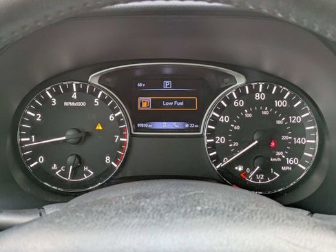 Used 2020 Nissan Pathfinder SV FWD image 39