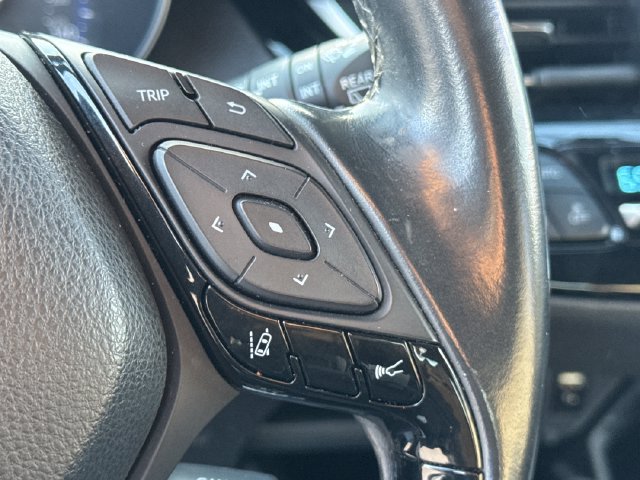 Used 2019 Toyota C-HR XLE FWD image 33